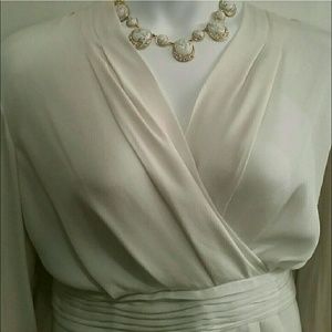 Jones NY Stunning cream blouse